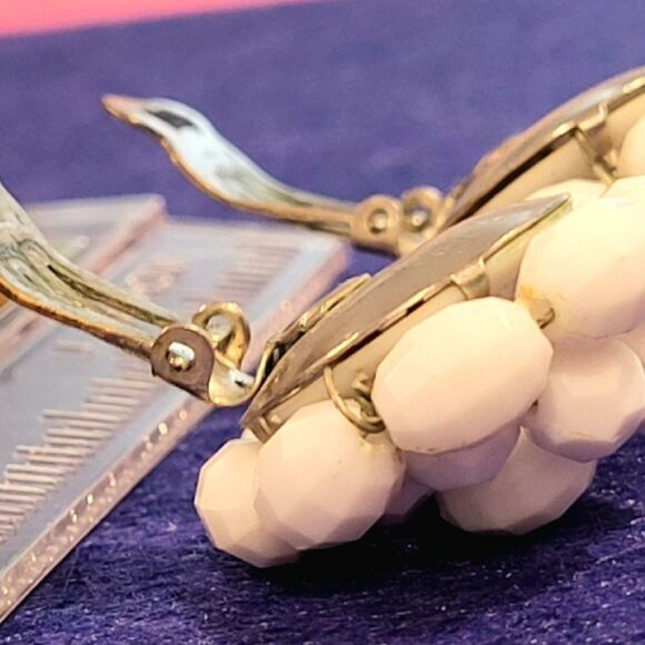 Vintage beaded clip-ons - Picture 5 of 6